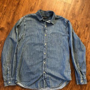 J Crew Mens Chambray Button Down Shirt